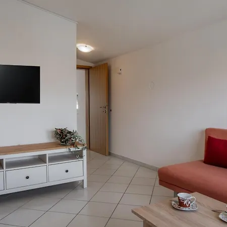 Appartement With Parking Space - 25528