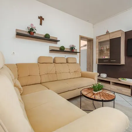 Appartement With Parking Space - 25528