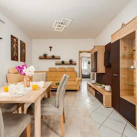 With Parking Space - 25528 Appartement *