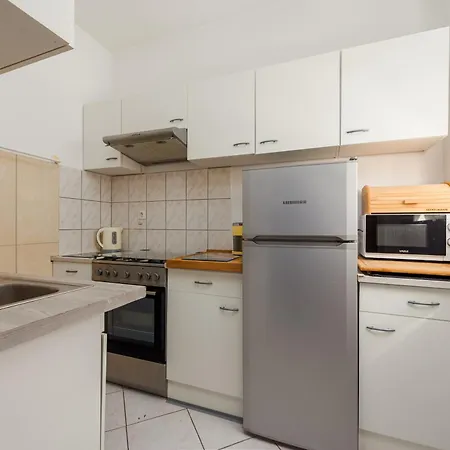 With Parking Space - 25528 Appartement *