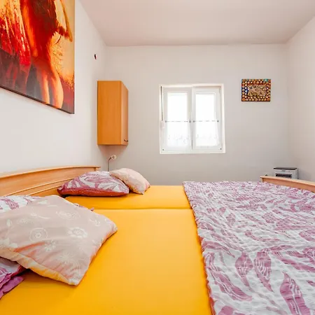 With Parking Space - 25528 Appartement Vir