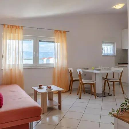 With Parking Space - 25528 Appartement Vir