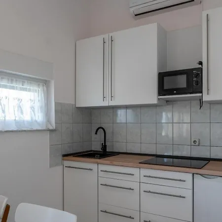 Appartement With Parking Space - 25528 *