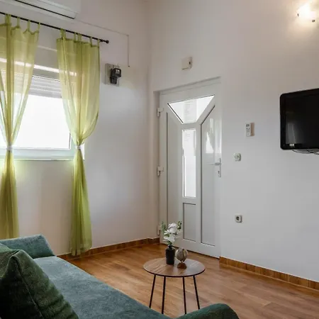 Appartement With Parking Space - 25528